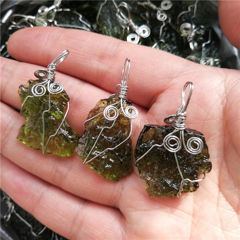 1pcs Hot Sale A++ Natural Mold - Crystal Pendant Necklace Natural Stone review and price