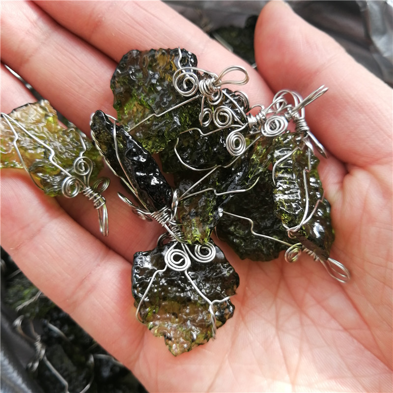 1pcs Hot Sale A++ Natural Mold - Crystal Pendant Necklace Natural Stone review and price